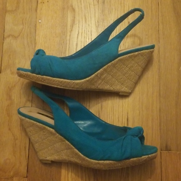 2 pairs of wedges! - Picture 2 of 4